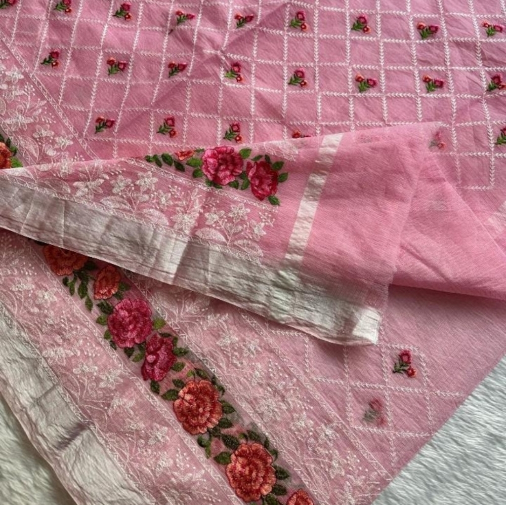 Light Pink  Cotton Saree with Thread Embroidery - Picture 4 of 5